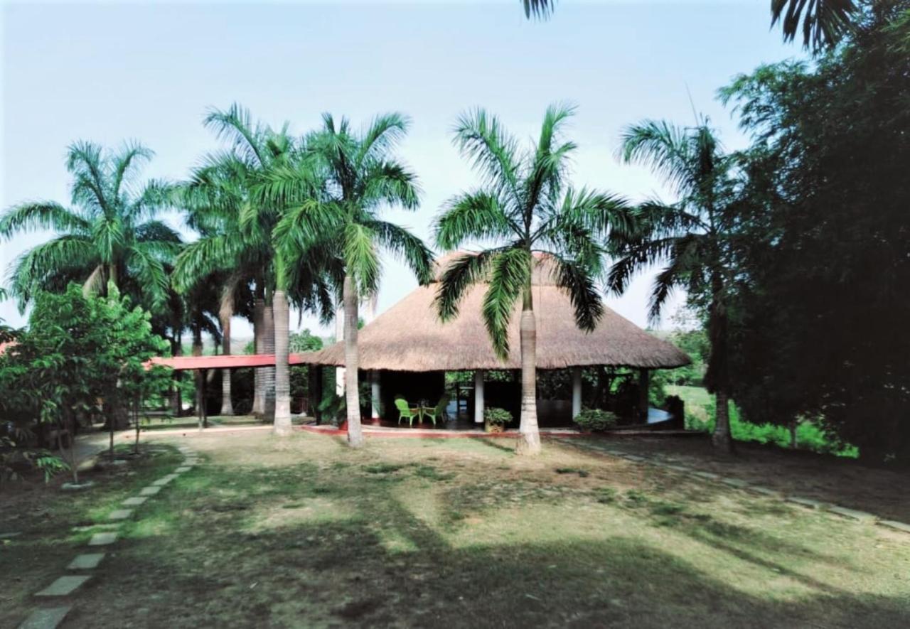 Casa Campo Emaus Caucasia Екстер'єр фото