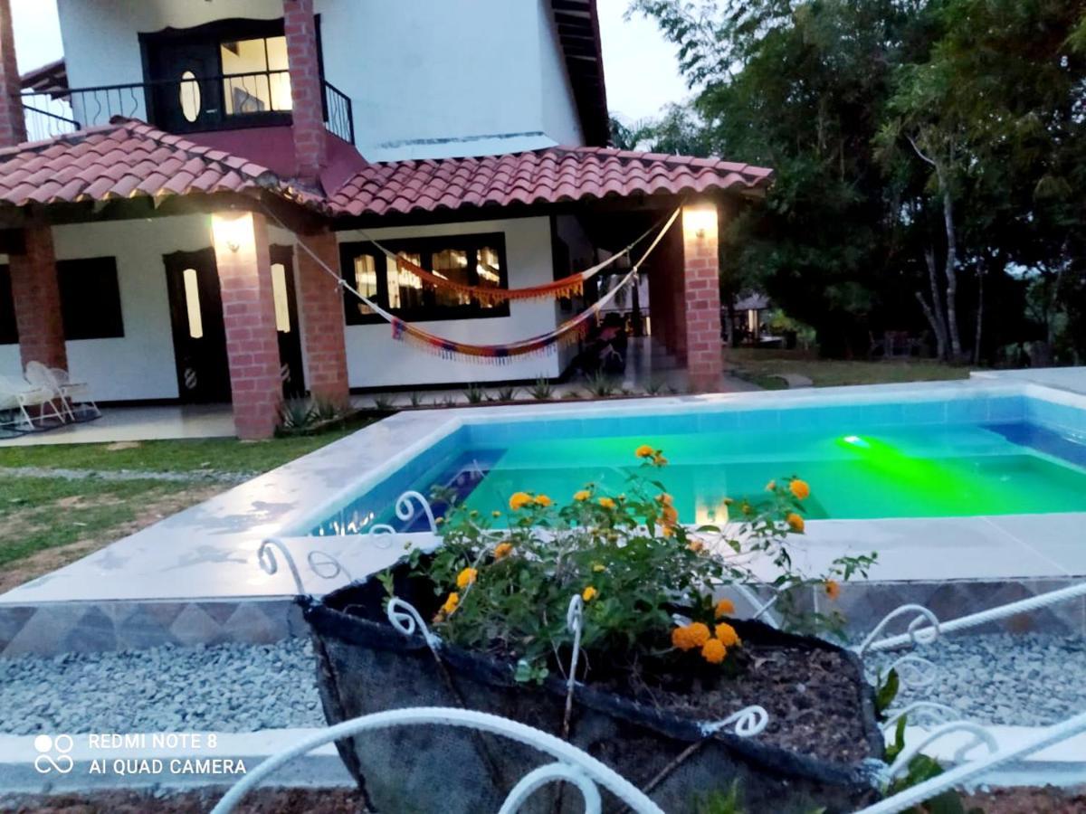Casa Campo Emaus Caucasia Екстер'єр фото