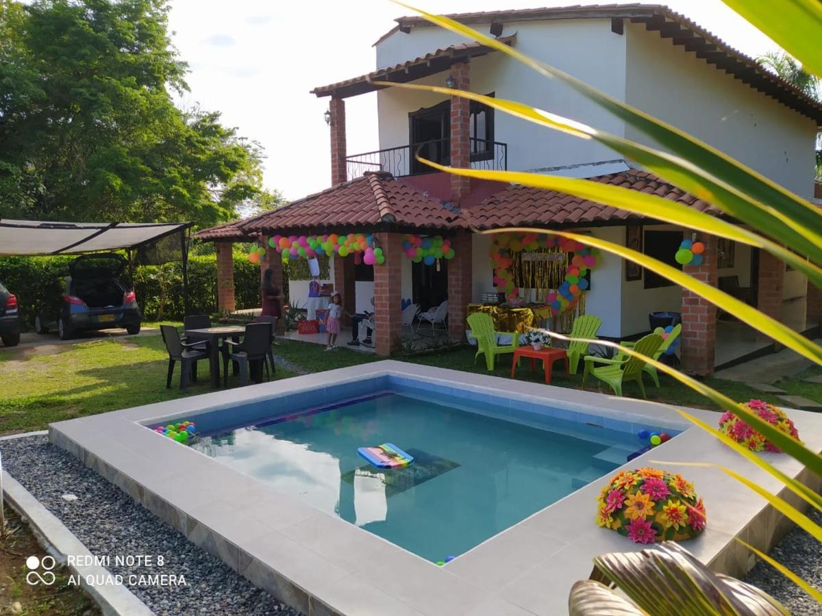 Casa Campo Emaus Caucasia Екстер'єр фото