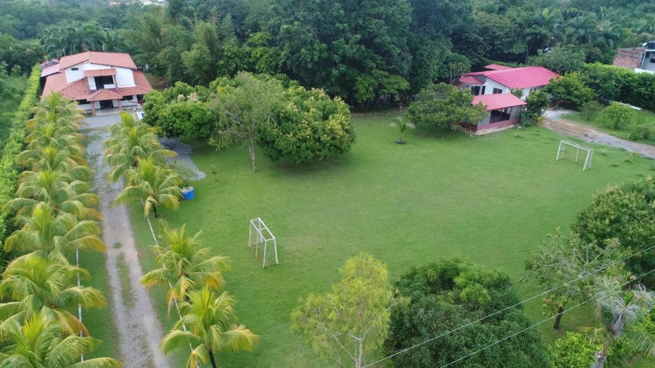 Casa Campo Emaus Caucasia Екстер'єр фото