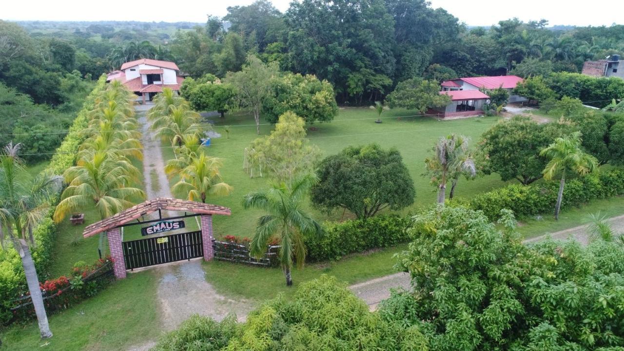 Casa Campo Emaus Caucasia Екстер'єр фото