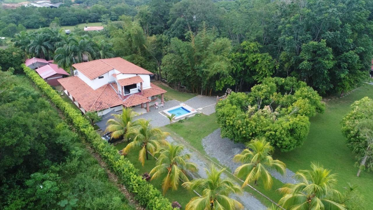 Casa Campo Emaus Caucasia Екстер'єр фото