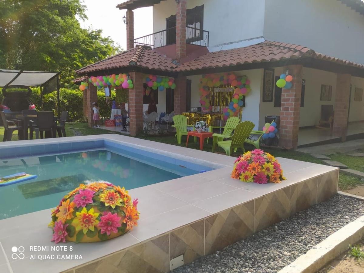 Casa Campo Emaus Caucasia Екстер'єр фото