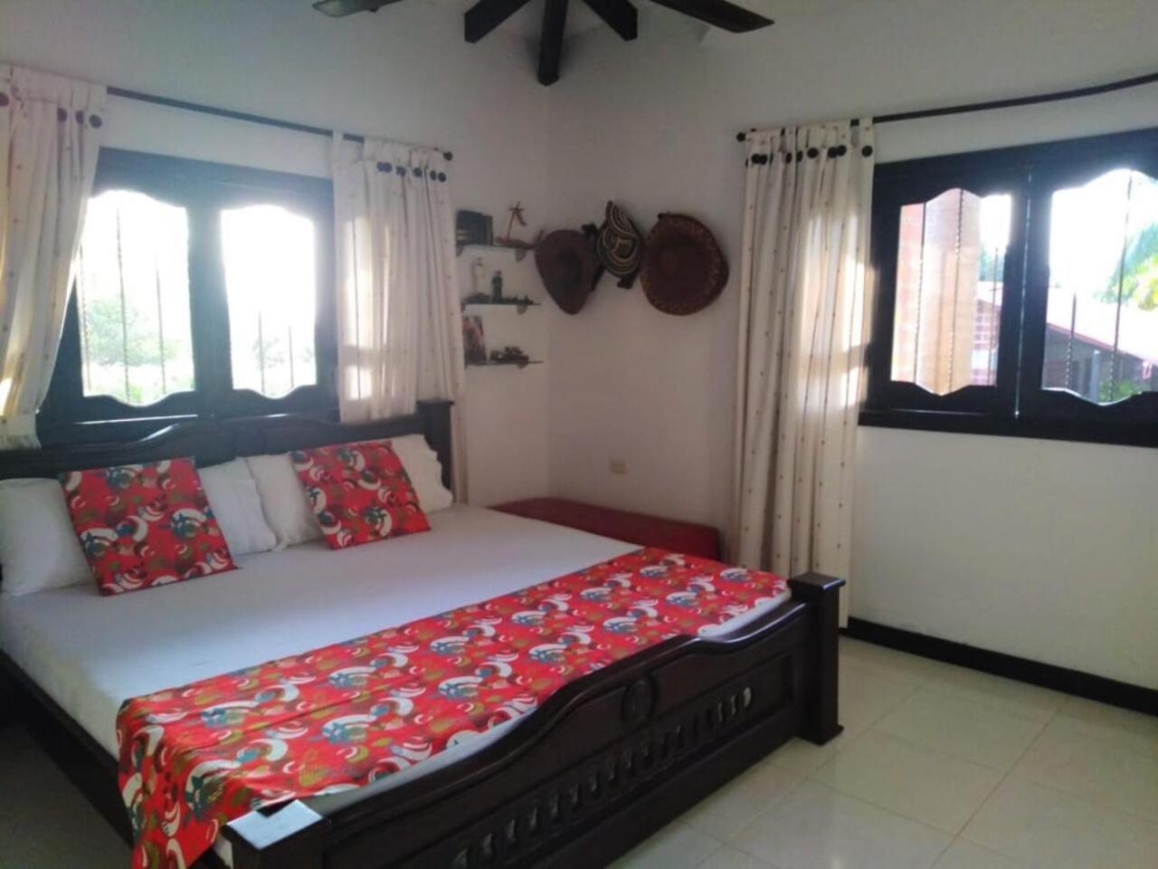 Casa Campo Emaus Caucasia Екстер'єр фото